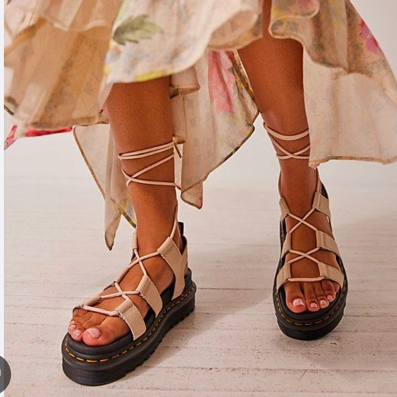 Dr. Martens Nartilla Savannah tan sandals - Picture 1 of 9